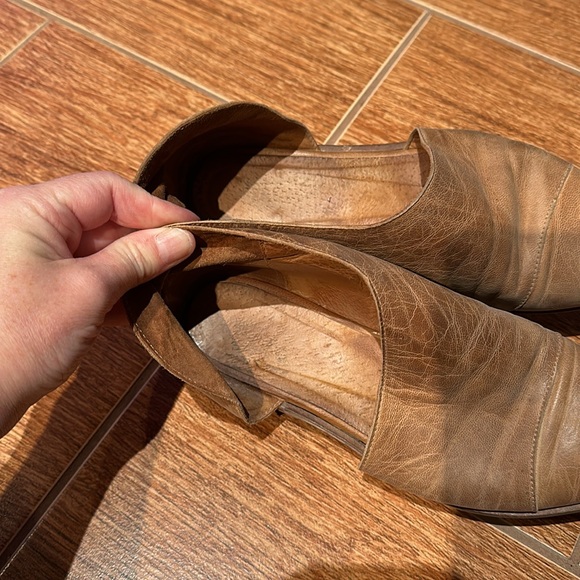 Free People Royal Flat. Size 37, women’s 7. Brown / tan. - Picture 8 of 8